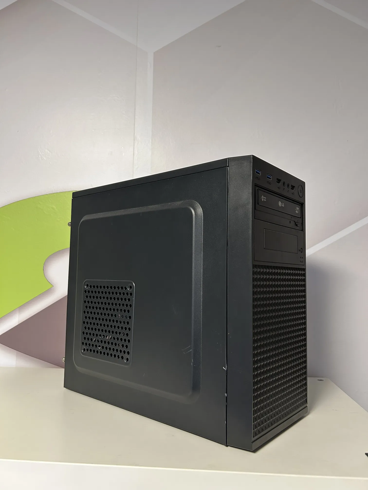 Komputer stacjonarny A10-5800K / 8 GB / 128 GB SSD